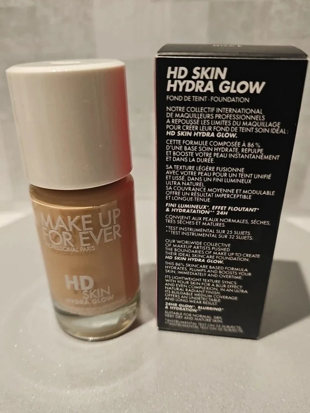 1Y08 - MAKE UP FOR EVER HD Skin Hydra Glow Foundation 30ml